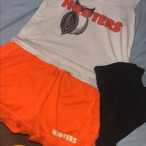 Hooters outfit
